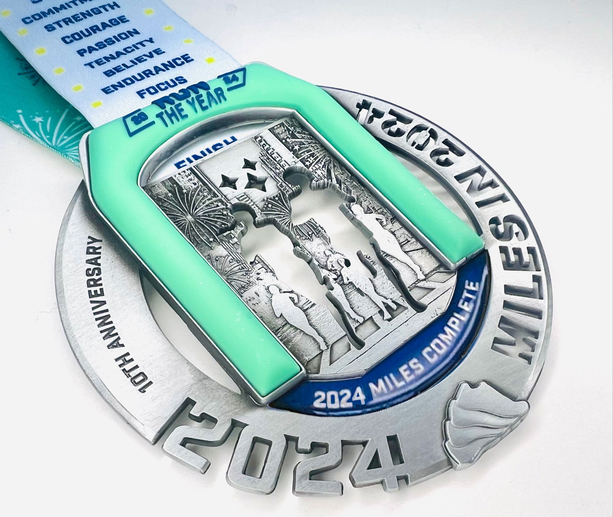 Run-the-Edge-RTY-2024-Medal-Cleaner